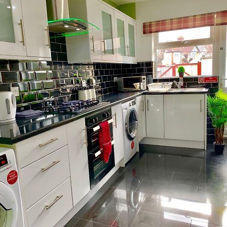 London 2 Bedroom Apartment, Kitchen, Reception And Private Garden 외부 사진