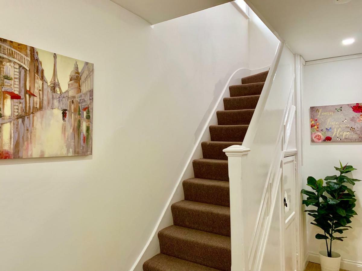 London 2 Bedroom Apartment, Kitchen, Reception And Private Garden 외부 사진