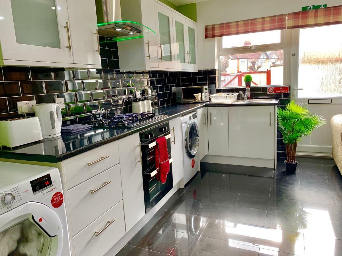 London 2 Bedroom Apartment, Kitchen, Reception And Private Garden 외부 사진