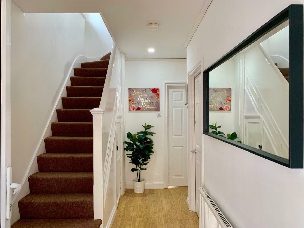 London 2 Bedroom Apartment, Kitchen, Reception And Private Garden 외부 사진