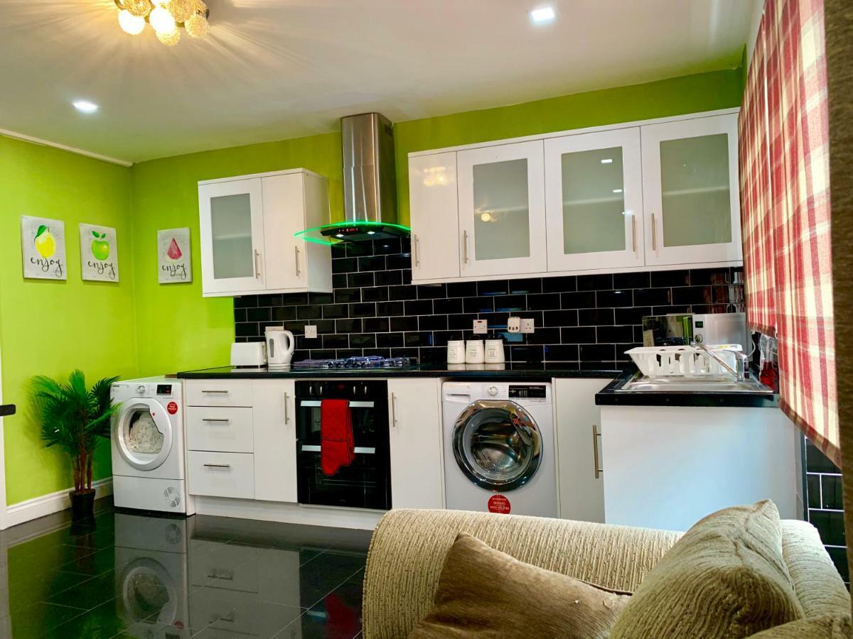 London 2 Bedroom Apartment, Kitchen, Reception And Private Garden 외부 사진