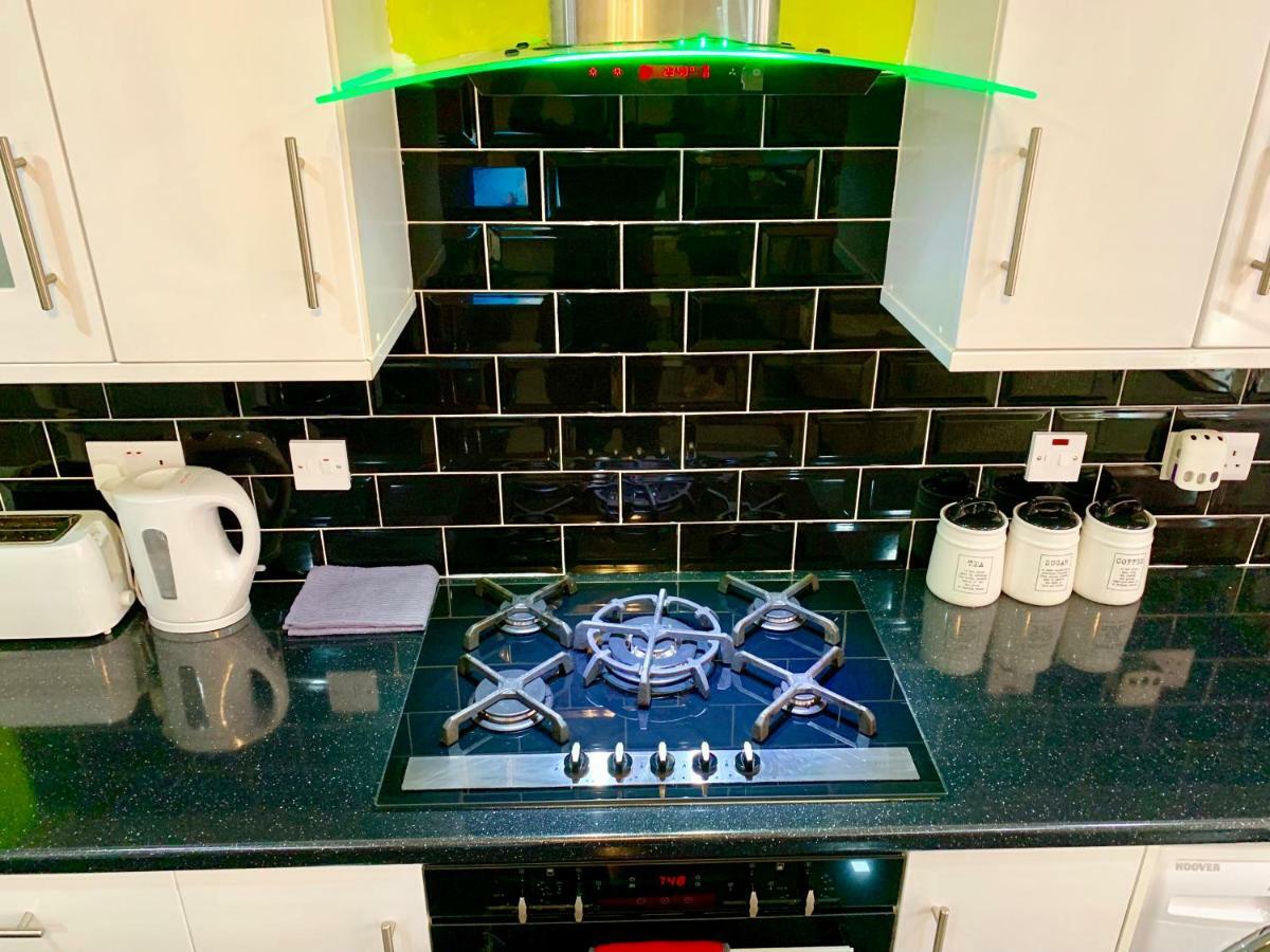 London 2 Bedroom Apartment, Kitchen, Reception And Private Garden 외부 사진