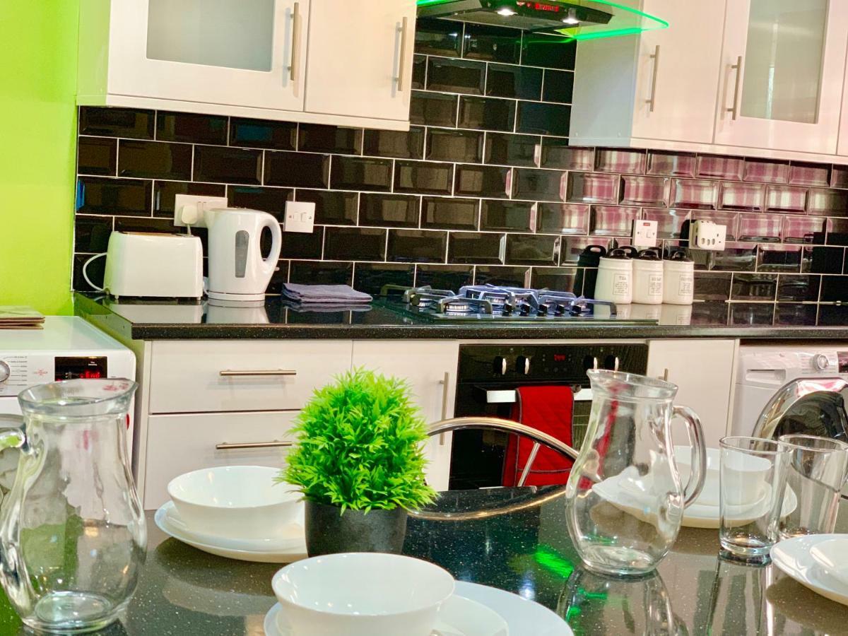 London 2 Bedroom Apartment, Kitchen, Reception And Private Garden 외부 사진